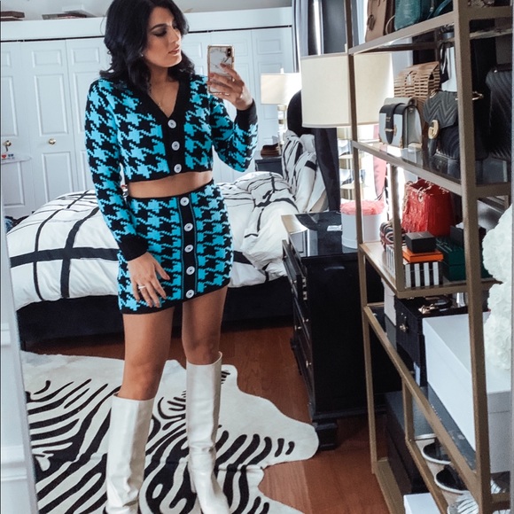 Two piece set - Picture 2 of 4